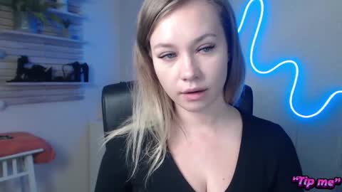 Holly online show from December 2024 06:56:02 AM