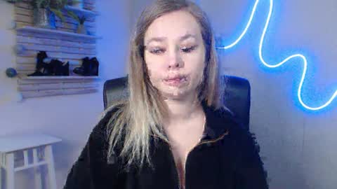 Holly online show from January 2025 04:23:01 AM