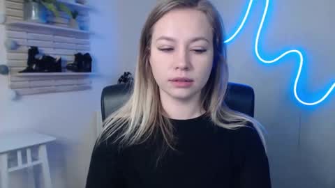 Holly online show from January 2025 03:26:01 AM