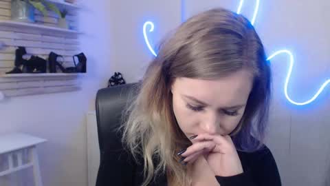 Holly online show from January 2025 07:37:02 AM