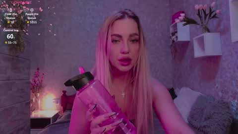 holly_molly8 online show from September 2025 07:14:02 PM