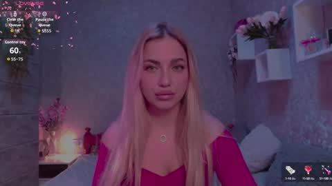 Snapshot of holly_molly8 chatting on October 2025 07:24:02 PM holly_molly8 online show from October 2025 07:24:02 PM