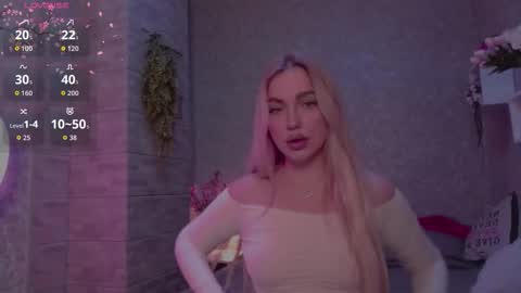 Snapshot of holly_molly8 chatting on October 2025 06:41:02 PM holly_molly8 online show from October 2025 06:41:02 PM