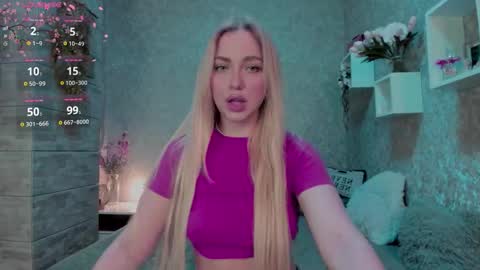 Snapshot of holly_molly8 chatting on October 2025 07:25:01 PM holly_molly8 online show from October 2025 07:25:01 PM