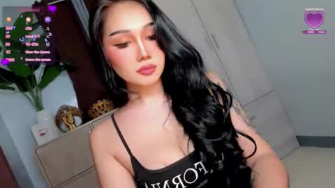 Snapshot of holly_preciousxx chatting on June 2026 11:12:01 AM Hi Im Precious online show from June 2026 11:12:01 AM