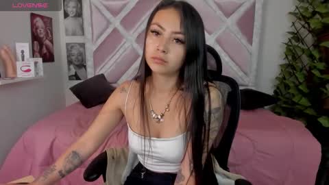 Holly online show from December 2025 08:47:02 PM