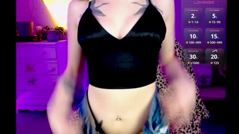 Holly online show from December 2024 12:16:02 PM