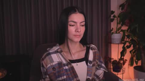 Holly Linder online show from October 2025 02:10:01 AM