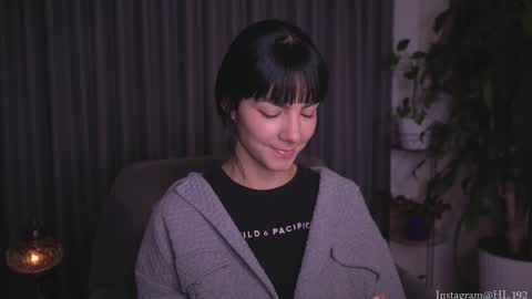 Holly Linder online show from November 2025 02:01:01 AM