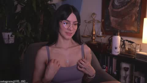 Holly Linder online show from February 2026 01:48:01 AM