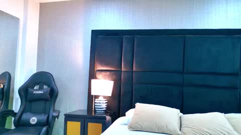 Holly online show from February 2026 07:58:02 PM