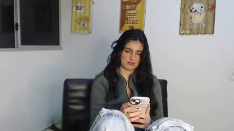 Snapshot of hollyshit_ chatting on March 2025 01:22:01 AM hollyshit_ online show from March 2025 01:22:01 AM