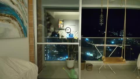 Snapshot of hollyshit_ chatting on September 2025 11:59:01 PM hollyshit_ online show from September 2025 11:59:01 PM