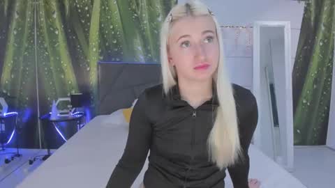 HollyTaillor online show from March 2026 06:28:02 AM