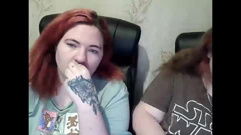 HollyXEva online show from February 2026 06:00:02 PM