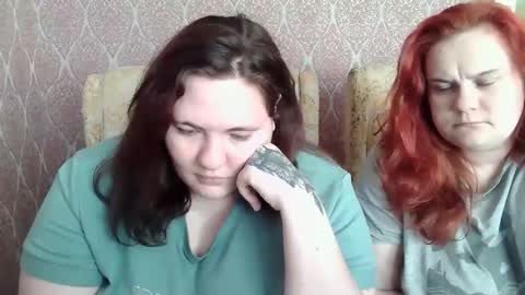 HollyXEva online show from April 2026 01:22:01 PM