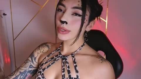 Snapshot of hollyxx_ chatting on October 2025 01:18:01 PM holly online show from October 2025 01:18:01 PM