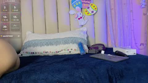 Hollyy online show from April 2026 08:57:02 PM