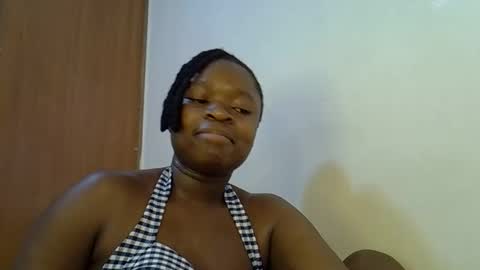 holy_ebony online show from May 2026 01:50:01 PM