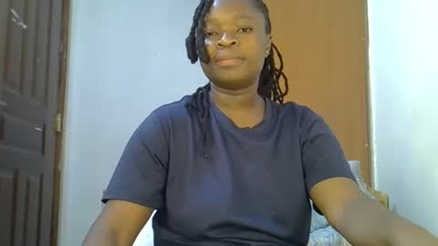 holy_ebony online show from May 2026 10:06:01 PM