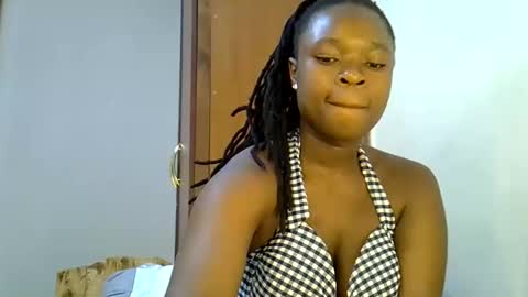 holy_ebony online show from May 2026 03:17:02 PM