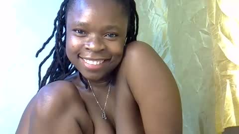 holy_ebony online show from May 2026 01:36:02 AM