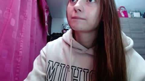 Juli online show from March 2026 03:34:02 AM