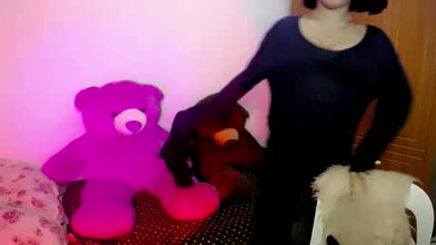 holy_samyx online show from January 2026 02:22:02 PM