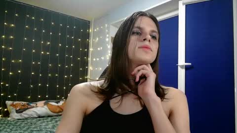 Honelints boyblonde hair AsterMIntfemboybrown hair online show from January 2025 12:14:02 AM