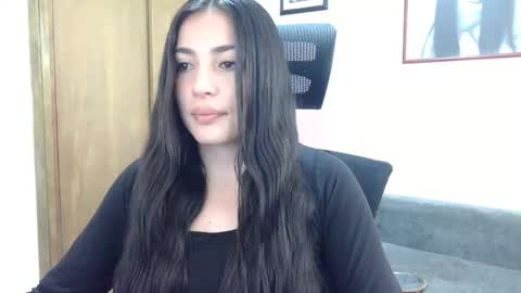 Honey Aynu online show from April 2026 07:07:02 PM