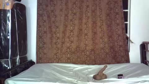 Snapshot of honey_beb chatting on April 2026 09:56:02 PM honey_beb online show from April 2026 09:56:02 PM