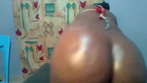 Snapshot of honey_beb chatting on May 2026 09:20:01 PM honey_beb online show from May 2026 09:20:01 PM