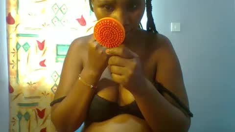 Snapshot of honey_beb chatting on May 2026 11:28:02 AM honey_beb online show from May 2026 11:28:02 AM