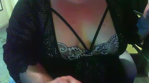 honey bee    online show from September 2025 07:57:02 AM