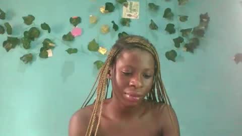 Queen online show from October 2025 09:07:02 AM