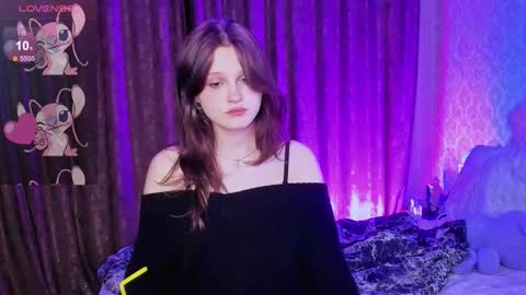 Snapshot of honey_bunnyyyy chatting on October 2025 12:44:02 AM Lina online show from October 2025 12:44:02 AM