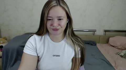 Snapshot of honey_caramelle chatting on December 2024 09:17:01 PM honey_caramelle online show from December 2024 09:17:01 PM