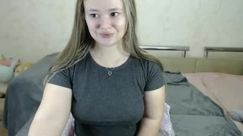 Snapshot of honey_caramelle chatting on January 2025 07:37:01 PM honey_caramelle online show from January 2025 07:37:01 PM