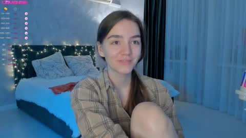 Snapshot of honey_chantal chatting on October 2025 05:22:02 PM Chantal online show from October 2025 05:22:02 PM