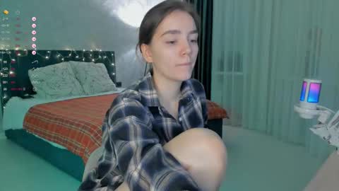 Snapshot of honey_chantal chatting on October 2025 05:01:01 PM Chantal online show from October 2025 05:01:01 PM