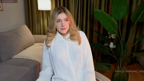 Lina online show from April 2026 07:21:02 PM