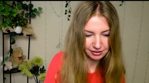 Snapshot of honey_lilly_ chatting on July 2026 06:49:02 AM Lily online show from July 2026 06:49:02 AM