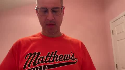 honey_man14 online show from October 2025 05:43:01 PM