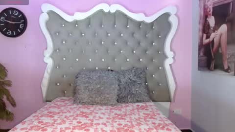 honey_moontsts online show from March 2026 12:31:02 PM