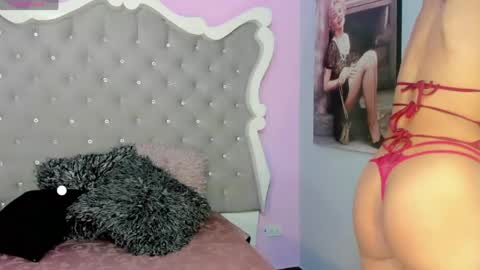 Snapshot of honey_moontsts chatting on May 2026 11:39:02 AM honey_moontsts online show from May 2026 11:39:02 AM