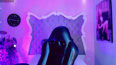 Snapshot of honey_moontsts chatting on May 2026 12:12:02 PM honey_moontsts online show from May 2026 12:12:02 PM