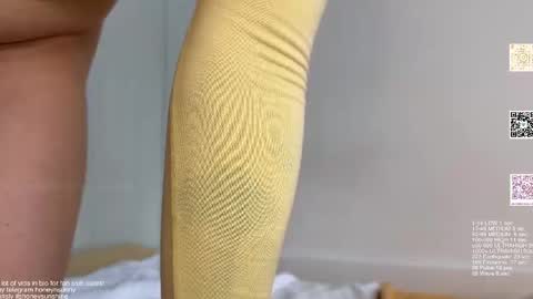Snapshot of honey_sunshine chatting on June 2026 02:39:01 PM Jenyanew vid how I squirt in forest in bio online show from June 2026 02:39:01 PM