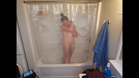 Honey XO XO online show from April 2026 05:17:01 PM