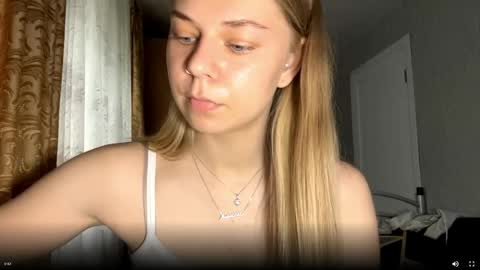 Snapshot of honeyaskren chatting on May 2026 10:34:01 AM Klara online show from May 2026 10:34:01 AM