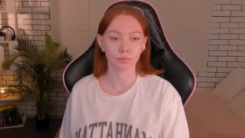 Snapshot of honeyautumn chatting on December 2024 02:57:01 AM honeyautumn online show from December 2024 02:57:01 AM